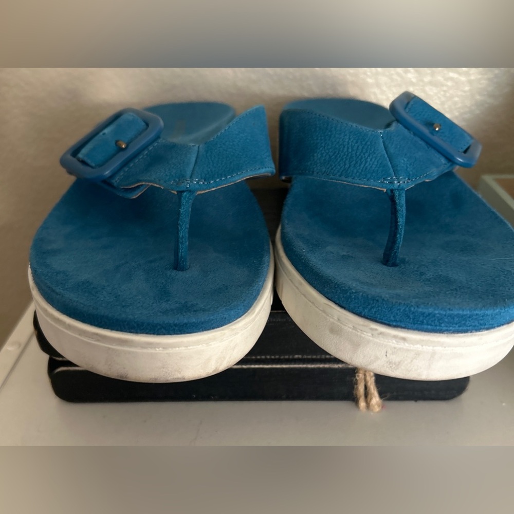 Vionic Teal Blue Suede Buckle Thong Sandals size 9 - Picture 7 of 8